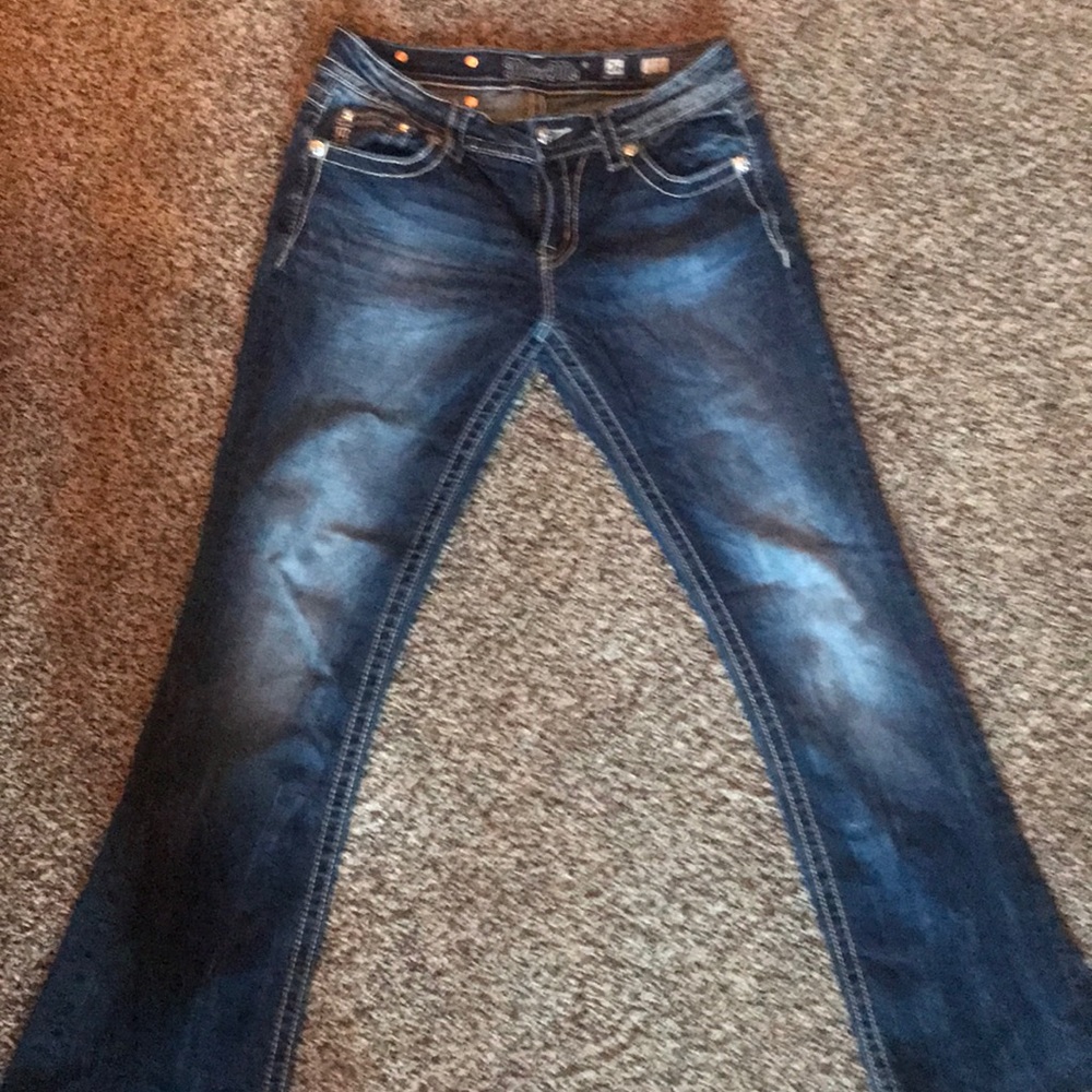 Miss me jeans from the buckle! Barely worn.